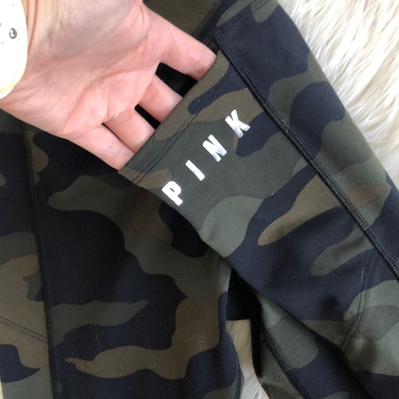 SOLD Vs Pink Camo Ultimate Legging - Picture 3 of 4